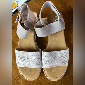 BOBS Skechers Women's Sandals Memory Foam Light Lavender New With Tags